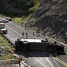 Bus crash leaves 17 dead in Mexico 