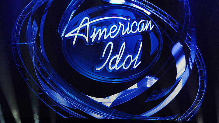 Exconcursante de "American Idol" demanda al programa por robo de salario, dice que la convirtieron en el 'hazmerreír' en la audición