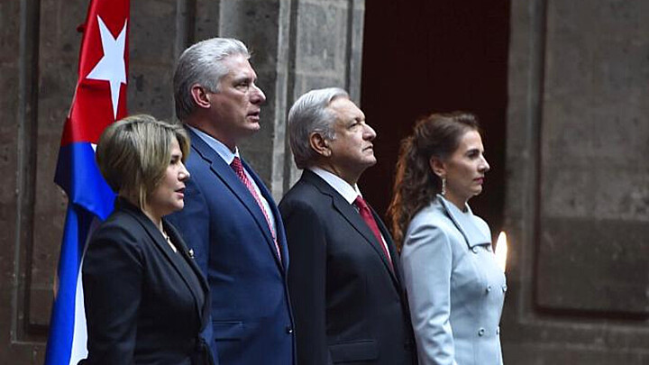 El presidente de México, Andrés Manuel López Obrador, junto al dictador cubano Miguel Díaz-Canel