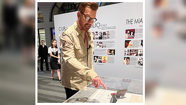 Willy Chirino en el Museo de la Historia