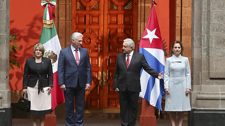 El dictador cubano Miguel Díaz-Canel visita al presidente de México, Andrés Manuel López Obrador