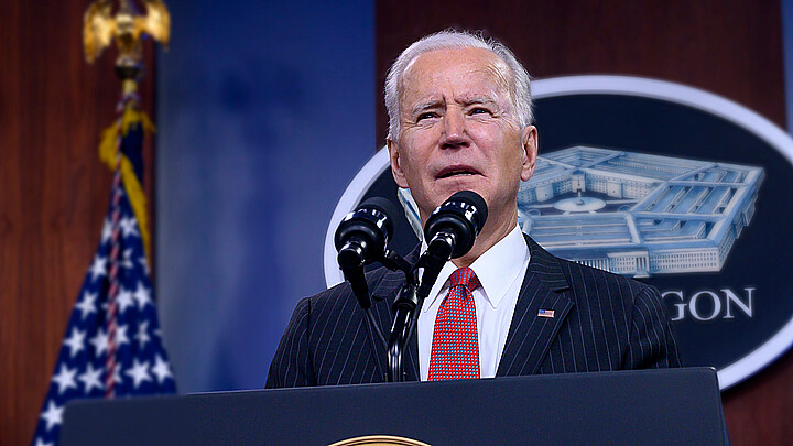 El Presidente Joe Biden pronuncia un discurso ante el personal del Departamento de Defensa