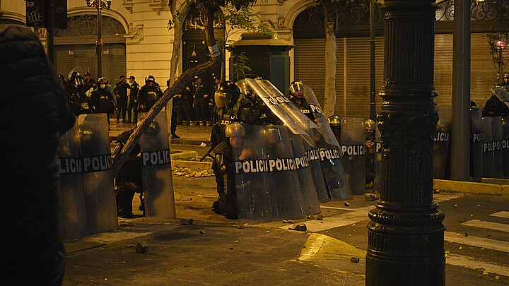 Policía Nacional de Perú/Manifestaciones en Lima, 12 de diciembre de 2022