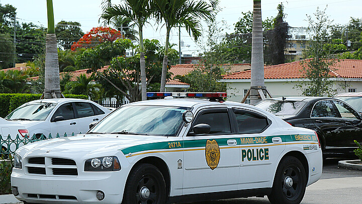 La policía de Miami-Dade rescató a un niño a punto de morir ahogado 