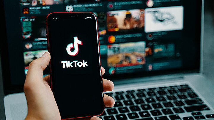 Icono de la aplicación Tik Tok en la pantalla del iPhone