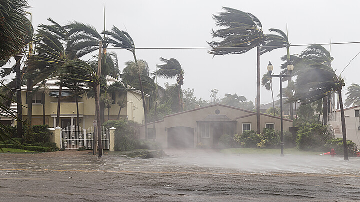 Persisten las lluvias en el sur de Florida con posibles inundaciones