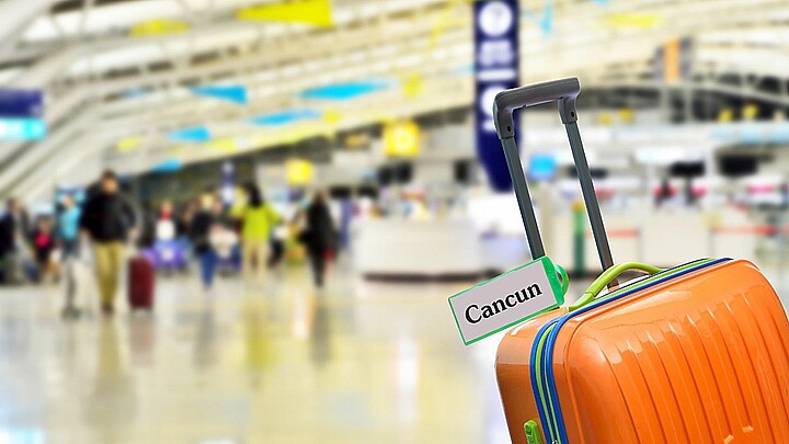 Mujer vive en el Aeropuerto de Cancún