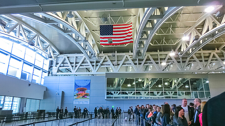 Viajeros en el Aeropuerto Internacional de Miami