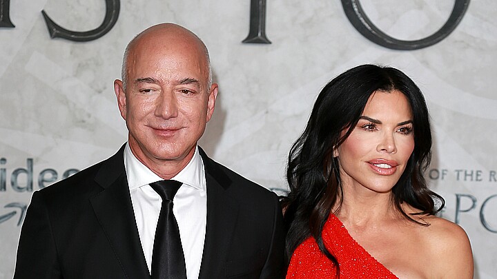 Mascarón de proa del yate de $500 millones de Jeff Bezos parece ser la cara de su novia Lauren Sánchez