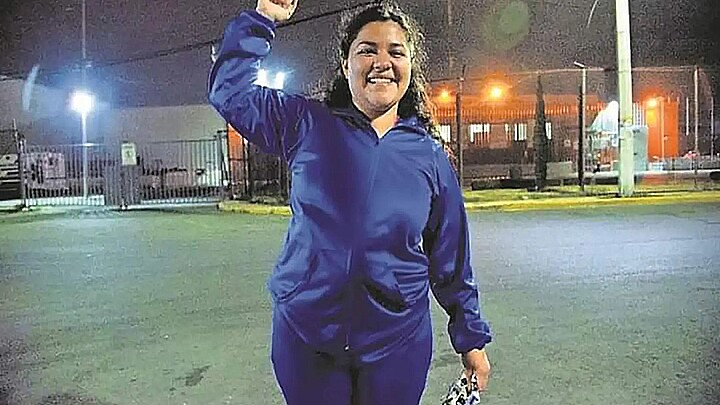 Mexican resident and 23-year old mother Roxana Ruiz declares victory in her self-defense case