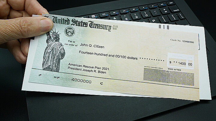 Cheque ilustrativo del Tesoro estadounidense para ilustrar el pago del American Rescue Plan Act de 2021 