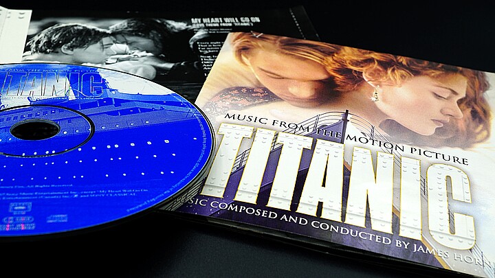 1997 Titanic film and paraphernalia