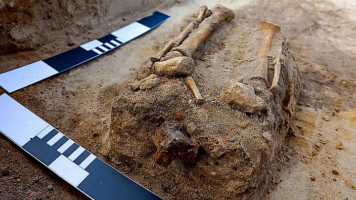 Los restos de un supuesto niño vampiro fueron hallados en Polonia