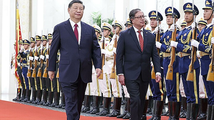 El presidente de Colombia, Gustavo Petro, y su homólogo chino, Xi Jinping