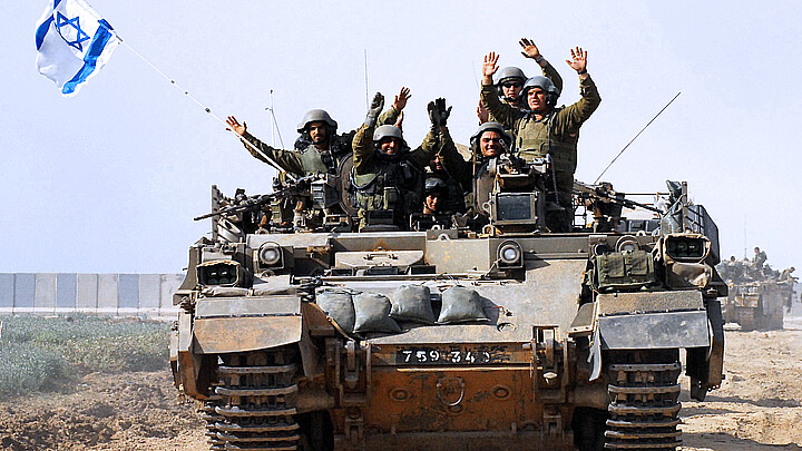 Israeli troops leave the Gaza Strip after Cast Lead operation in 2009