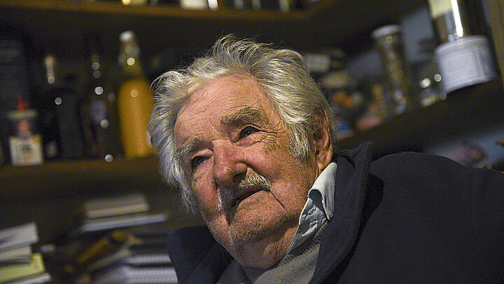 El expresidente José Mujica anunció este lunes que tiene un tumor en el esófago. 