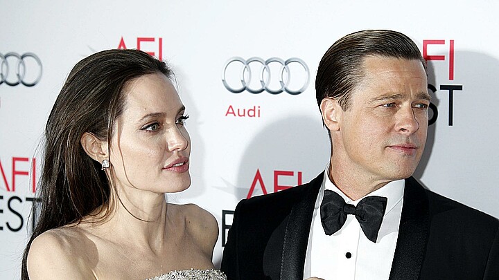 Foto de archivo de la actriz y directora Angelina Jolie y su exesposo Brad Pitt. 