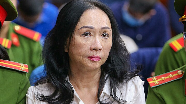 La empresaria Truong My Lan asiste al juicio en Ho Chi Minh (Vietnam) en el que fue condenada este jueves a la cadena de muerte