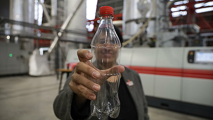 Chile cuenta con la primera planta sostenible de reciclaje de botellas de plástico