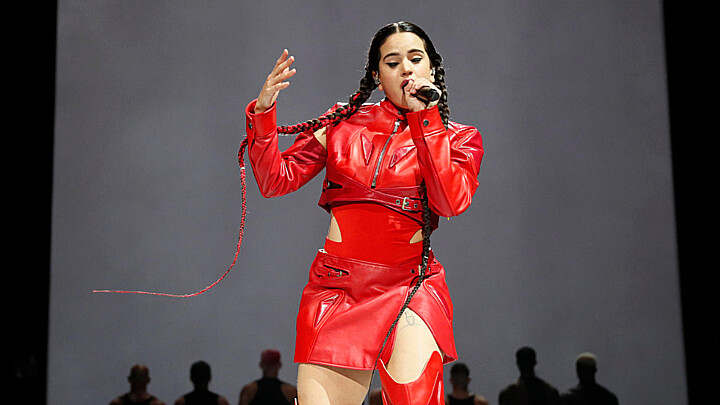 La cantante Rosalía durante el concierto en el WiZink Center, en Madrid, en el marco de su gira internacional "Motomami".