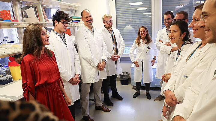 La reina Letizia muestra su apoyo en Milán al impulso a la innovación de la investigación contra el cáncer