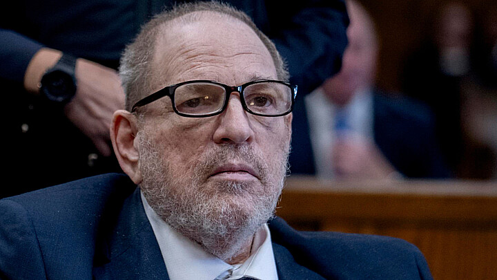 El exproductor de Hollywood Harvey Weinstein comparece ante un tribunal penal en Nueva York, Nueva York, EE.UU., 18 de septiembre de 2024. 