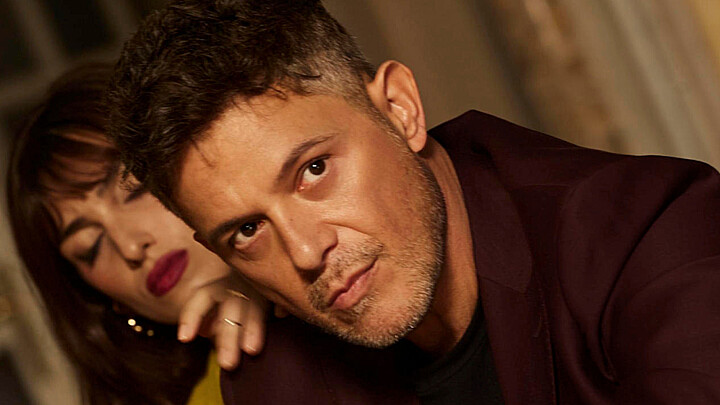 Alejandro Sanz desnuda su alma en el tema "Palmeras en el jardín"