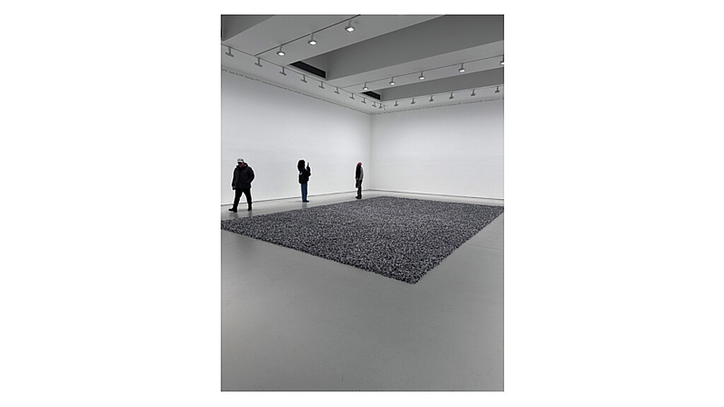 El show de Félix González Torres en la galería de David Zwirner, en Chelsea, lo recomiendo a todo el que vive en Nueva York o venga de visita.