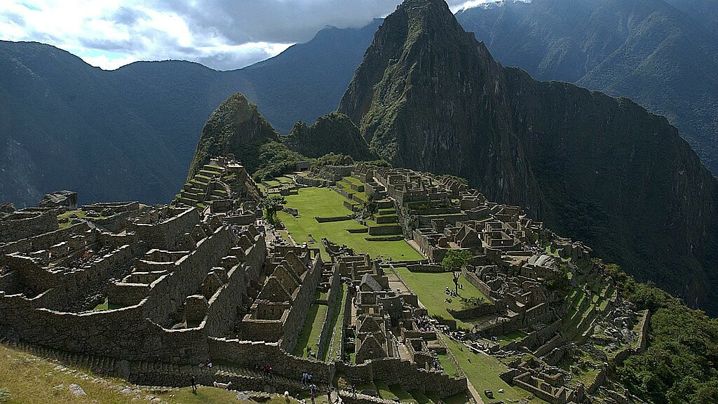 Panorámica de la ciudadela incaica de Machu Picchu