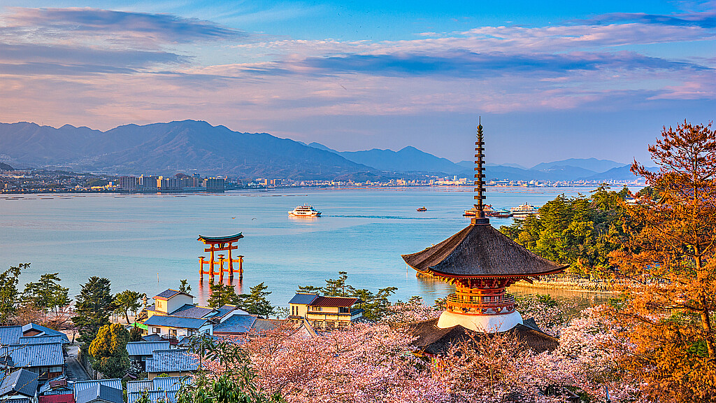 Isla Miyajima, Hiroshima, Japón en primavera