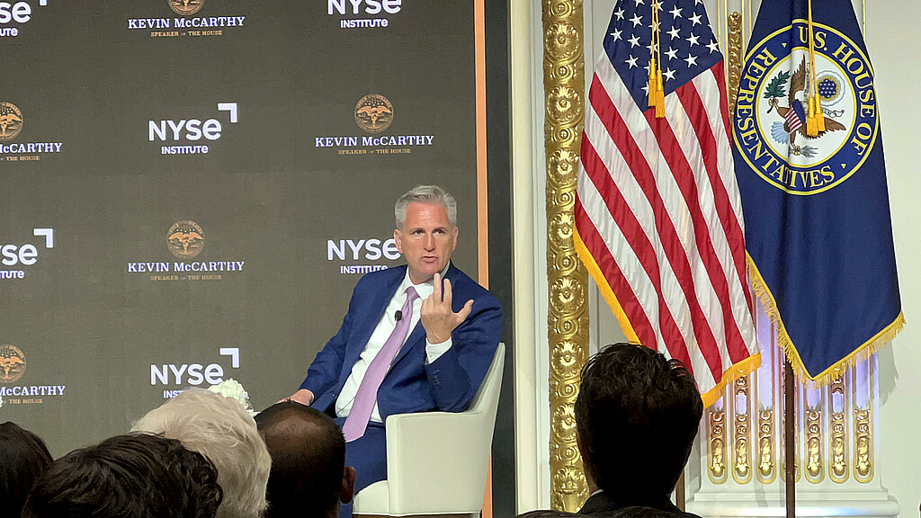 Kevin McCarthy durante un evento realizado hoy en la Bolsa de Nueva York