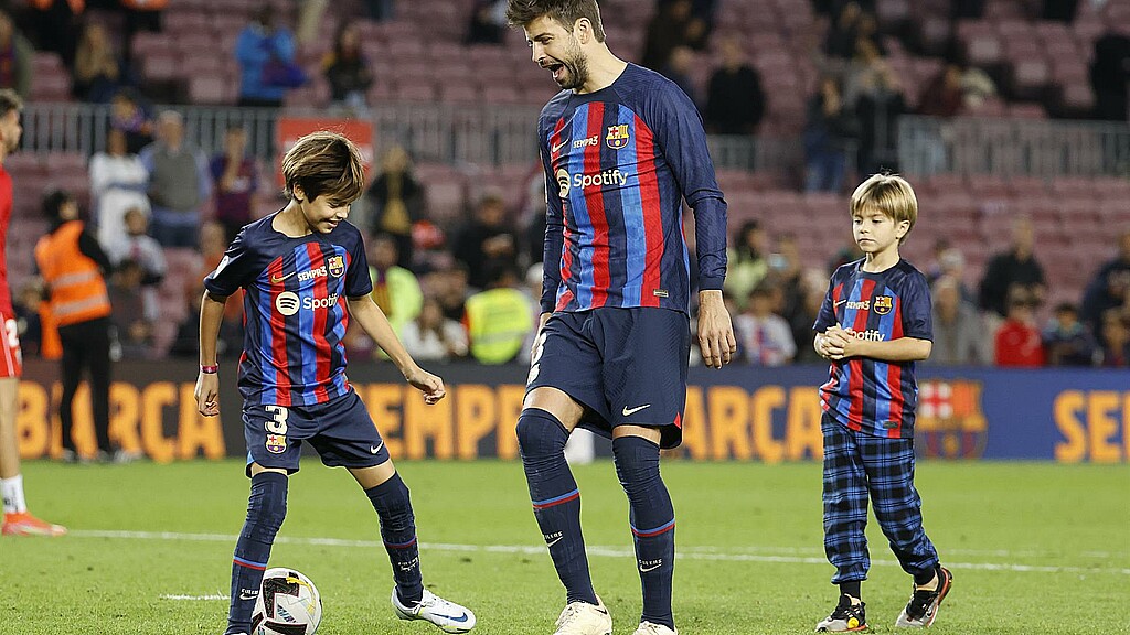 Los pequeños de Shakira y Piqué se irán cuatro meses a Barcelona con su padre