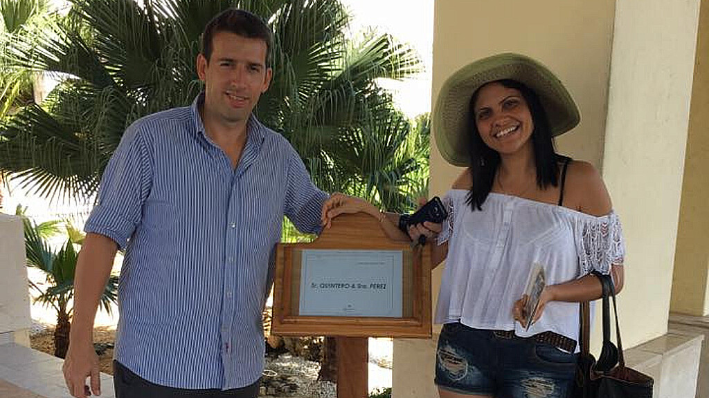 Yureibys Perez Blanco junto a su esposo Carlos Quintero en el Hotel Princesa del Mar Varadero 