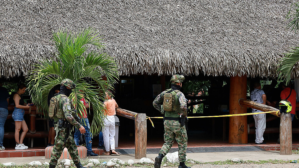 Ejército de Colombia en escena de crimen 