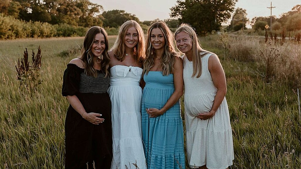 Las hermanas esperan a sus bebés al mismo tiempo 