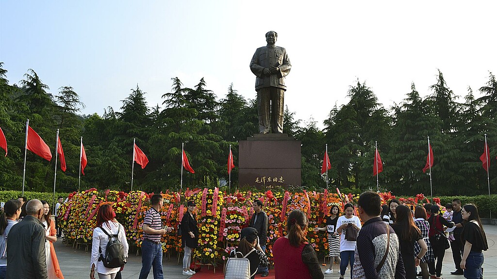 La emblemática estatua de bronce de Mao Zedong en Shaoshan, su localidad natal en la provincia de Hunan