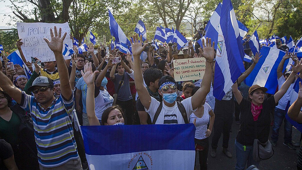 Fotografía de archivo fechada el 24 de abril de 2018, que muestra a manifestantes que participan en una protesta en contra del Gobierno del presidente Daniel Ortega, en Managua (Nicaragua)