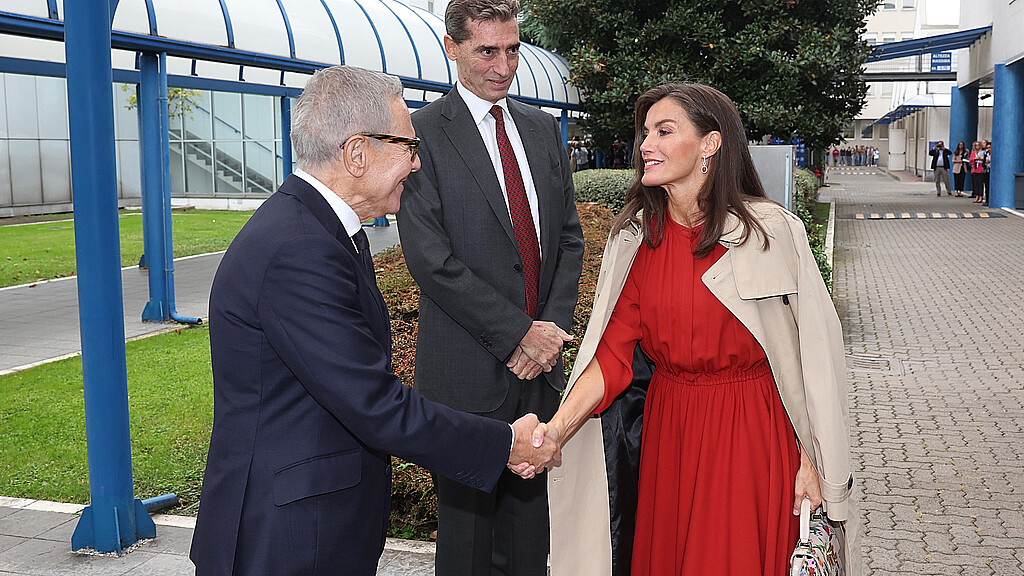 La reina Letizia muestra su apoyo en Milán al impulso a la innovación de la investigación contra el cáncer