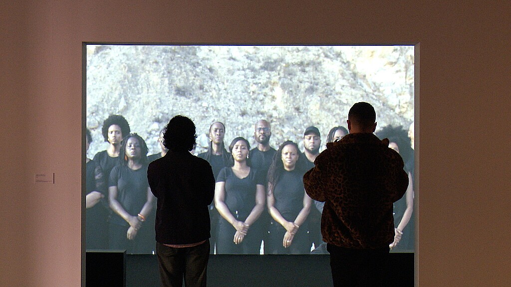 La artista multidisciplinar Grada Kilomba muestra en el Reina Sofía las vergüenzas de la humanidad