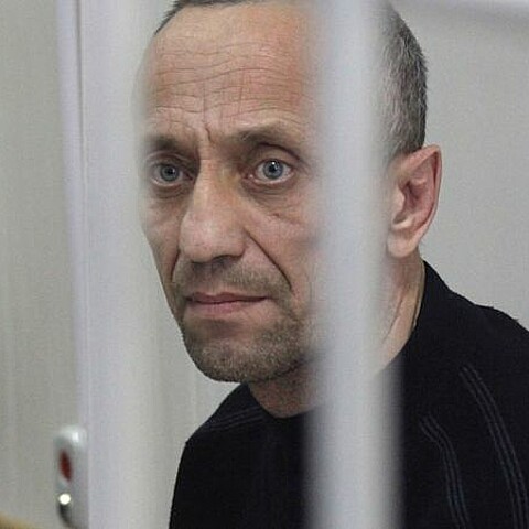 Mijaíl Popkov, expolicía de 58 años que violó y acabó con la vida decenas de mujeres antes de ser condenado a cadena perpetua en 2018, espera conseguir el indulto sumándose a las tropas rusas