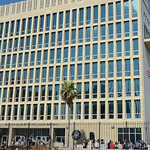 Los informes de que el Programa Cubano de Parole de Reunificación Familiar (CFRP) ha sido cancelado son falsos