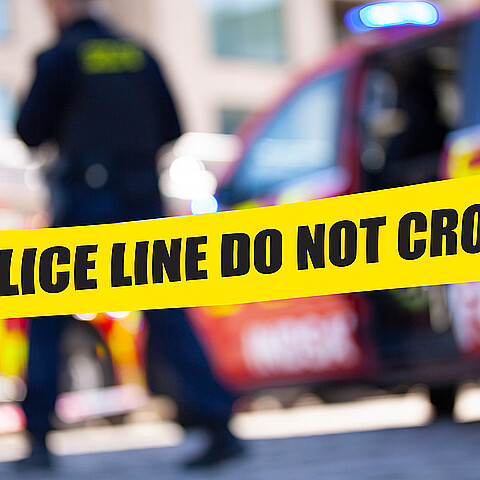 Mujer intenta asesinar a una amiga que se le parecía para robarle su carné de identidad: ¡La envenenó con un pastel de queso!