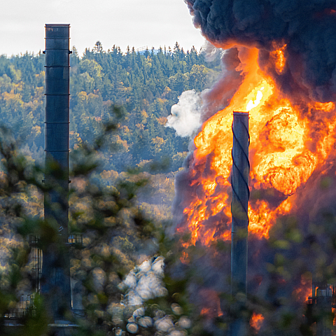 Explosión en una planta de fabricación de metal