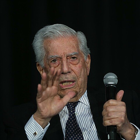 El escritor peruano Mario Vargas Llosa