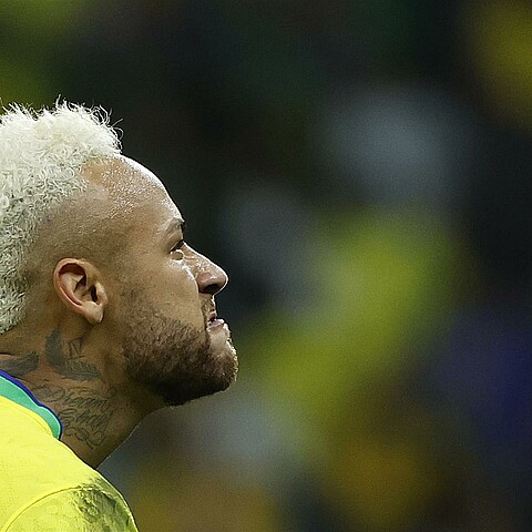 El futbolista brasileño "perdió" un millón de euros en línea