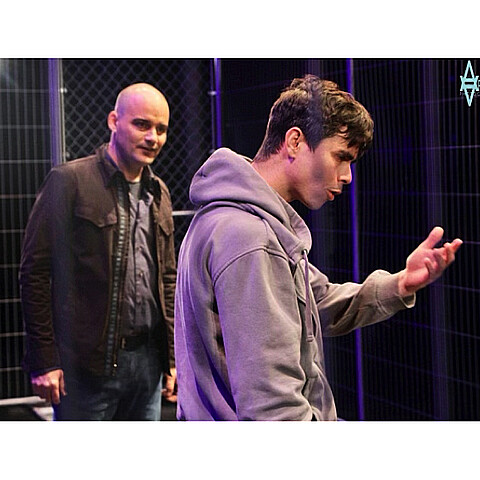 “Tebas Land”, obra del escritor uruguayo radicado en Francia Sergio Blanco, está en escena este fin de semana en Miami en el Black Box Theater del Miami Dade County Auditorium, con una producción de Arca Images, y con las actuaciones de los cubanos Ariel Texidó y Daniel Romero.