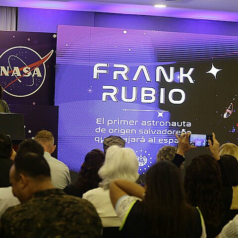 Myrna Argueta, madre del astronauta de origen salvadoreño Frank Rubio