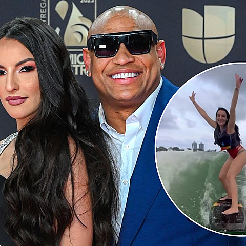 La modelo sorprendió a todos sobre una tabla de surf