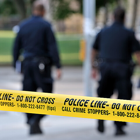 Anciano de 81 años acusado de matar a hachazos a su esposa e hija 