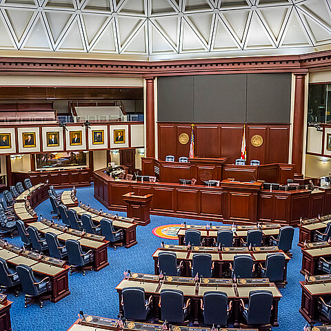La gran sala de reuniones de la Cámara del Senado en la antigua capital de Florida